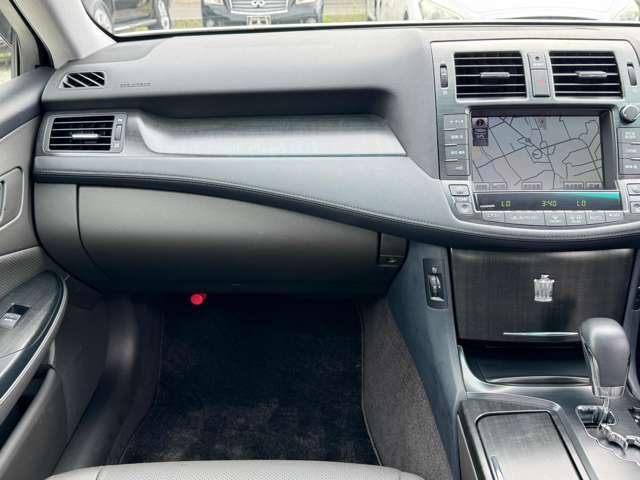 ★200系クラウンアスリート　V6　3.5L☆Bluetoothオーディオ対応★黒革シート★サンルーフ★スマートキー★プッシュスタート★イージークローズドア★