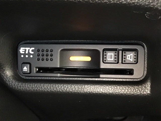 ETC付きで高速道路をノンストップ・キャッシュレスで利用出来ます！スマートインターの出入りも利用可能でとても便利です！