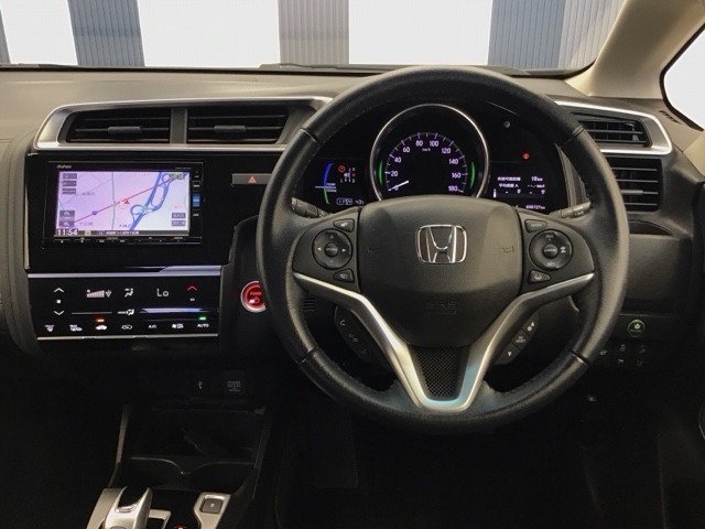 運転しやすいインパネ周りです！見やすいレイアウトで快適なドライブをサポートします！