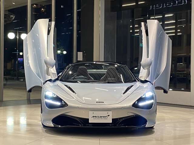 720S　ドアオープン時地上高：195.3cm　右ドアミラー端から右ドア端：32.4cm