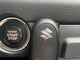 【　スマートキー・プッシュスタート　】鍵を挿さずにポケットに入れたまま鍵の開閉、エンジンの始動まで行えます。