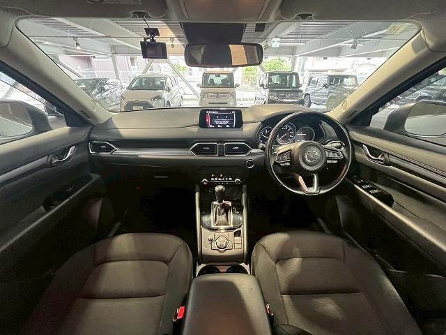 アイポイントが高く見晴らしの良い運転席です！