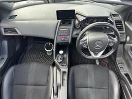 【インパネ全体】全方位で視界が広く、高い目線で運転もしやすいです！