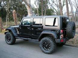 4inサス＆ショック　モトメタル18inアルミ＆NITTOマッドグラップラー35in　ブッシュワーカー　純正USバンパーなど