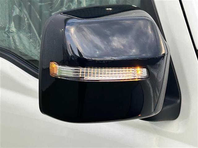 【ライト・ランプ】ワレもなく綺麗な状態なので、悪天候や夜間の走行も視界良好で安心してお乗りいただけます。ヘッドライト・ホイール・フロントガラスなど色々な部分コーティングをご用意しております！