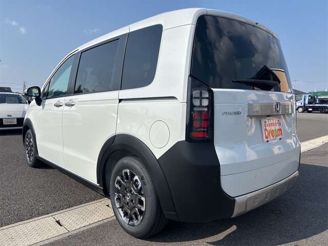 ☆当店の届出済・登録済未使用車は、原則走行距離が10km未満で年式が2年以内の車としております。☆豊富な在庫から車種、グレードや色をお選びいただくことできます。