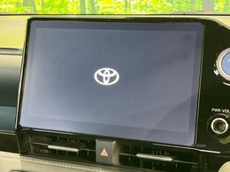 【純正10.5インチナビ】高級感とインパクトのある大画面ナビを装備。各種オーディオ操作はもちろん、スマホ連携もできる利便性の高いナビです♪