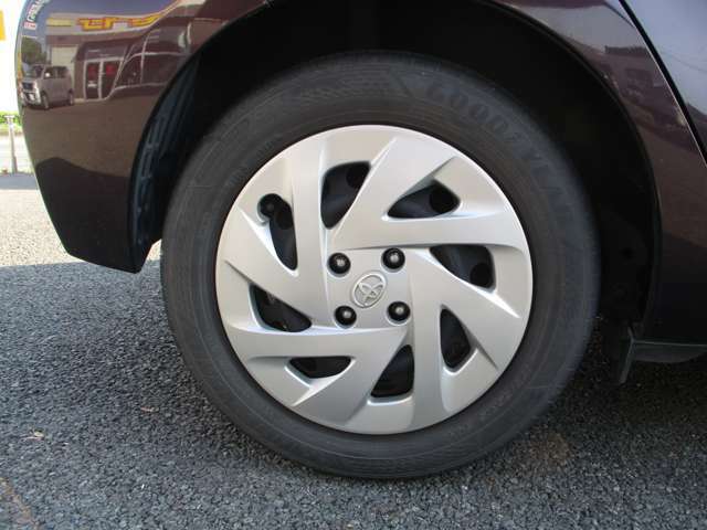 タイヤの溝や劣化など整備時にディーラーのプロのスタッフによる確認をさせて頂きます。カスタマイズのご相談も承っております。お気軽にご相談下さい。