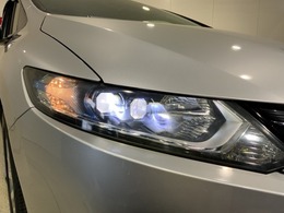 LEDヘッドライトで夜道も安心！