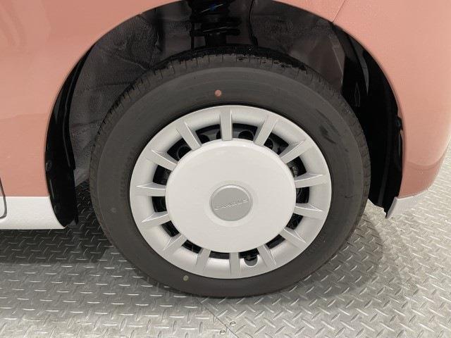 届出済未使用車とは、登録済みでなおかつ使用していない車のことを指します！ナンバー登録はしてあるものの、実際には使用されず保管しているケースが多く、必要最低限の走行しかしていないお車です♪