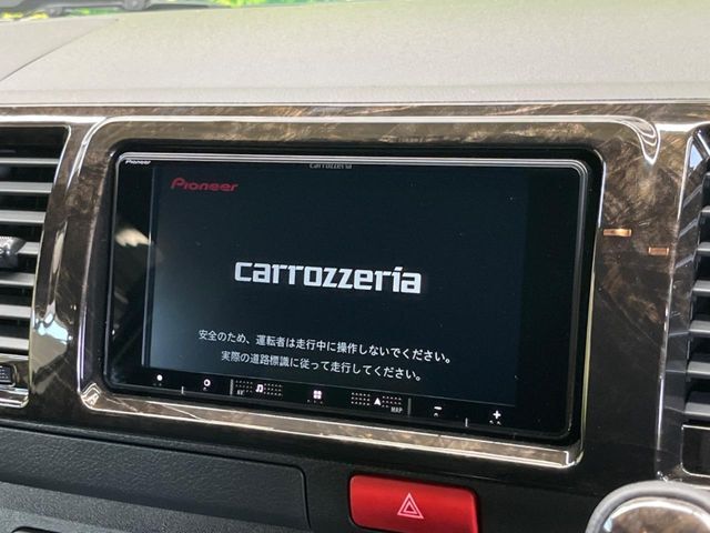 【ナビゲーション】目的地までしっかり案内してくれる使いやすいナビ。Bluetooth接続すればお持ちのスマホやMP3プレイヤーの音楽を再生可能！毎日の運転がさらに楽しくなります！！