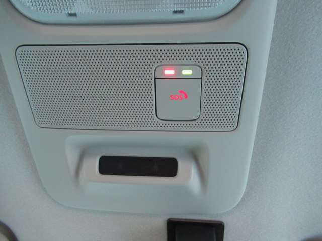 SOSコール　事故や急病時などにオペレーターが警察・消防への連携をサポート（登録が必要です詳しくはカーライフアドバイザーまで）