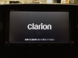 【オーディオ機能】ナビに一体のオーディオは、フルセグTVの他にDVD/CDプレーヤーを装備♪もちろんFM/AMラジオもお聞きいただけますよ♪