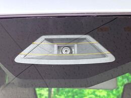 【スズキ　セーフティサポート】走行中に前方の車両等を認識し、衝突しそうな時は警報とブレーキで衝突回避と被害軽減をアシスト。より安全にドライブをお楽しみいただけます。