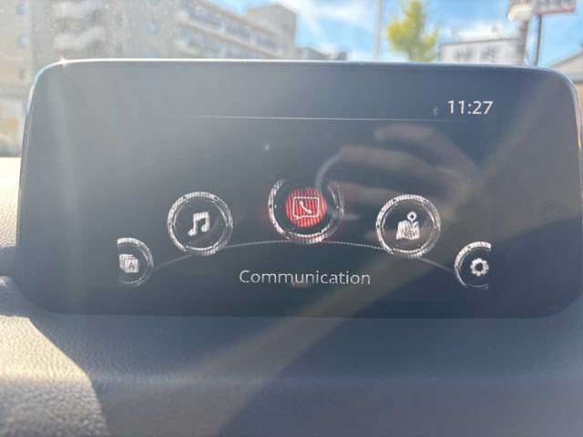 気の純正ナビを装備しております。ナビの使いやすさはもちろん、オーディオ機能も充実！