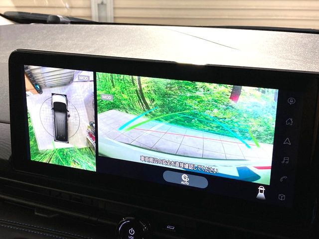 【アラウンドビューモニター】専用のカメラにより、上から見下ろしたような視点で360度クルマの周囲を確認することができます☆縦列駐車や幅寄せ時に活躍してくれます♪