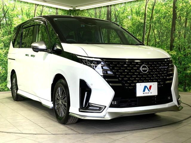 大好評のボディコーティング「弾スプラッシュコート」もご納車までに施工可能。通常のガラスコートと異なる、耐久年数6年の無機質ガラスコーティングが、ボディをキレイな状態に保ってくれます。