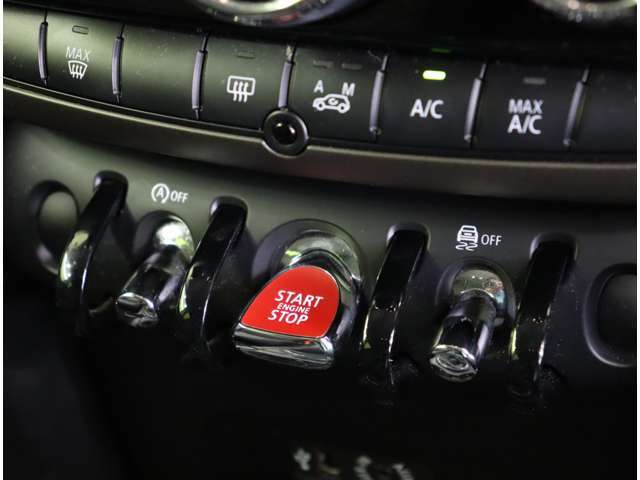 ★エンジンプッシュスタート/横滑り防止装置/アイドリングS★