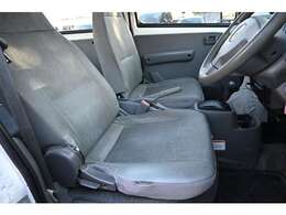 全国のAA会場で仕入れのプロが毎日競りに参加、本当に安く売値設定できる車しか仕入れておりません。他社在庫と比較下さいませ。