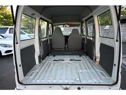 お車の事をあまり詳しくない、女性やご年配の方にも親切＆分かりやすいご説明を致します。ご不明な点や分からない事は、お気軽に何でもお聞き下さい！