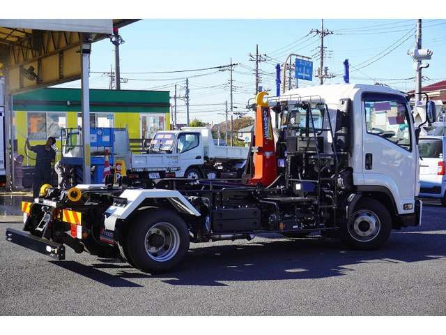 バン・トラック専門、総在庫200台以上！！当社のHPも是非ご覧ください。http://www.vantruck.co.jp/index.htm　　お問い合わせはフリーダイアル0078-6002-212393にてお願い致します。