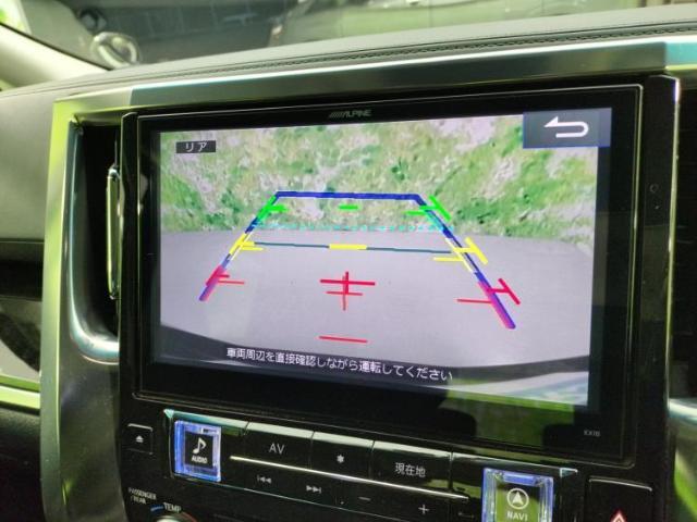 WECARSの展示場では実際に見て、触ってお車をお選びいただけます！知識の豊富な営業スタッフが様々なカーライフをご提案いたします！