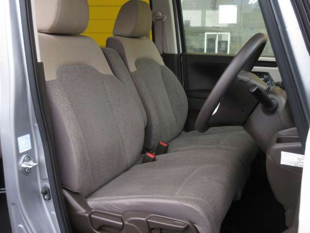 前席ベンチシート！