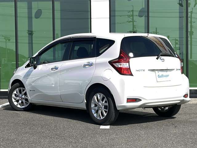 ご成約頂いたお車は全車保証付で納車後も安心！有料オプションで長期保証をお選びいただくことも可能です。