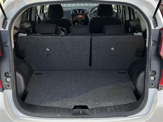ご成約頂いたお車は全車保証付で納車後も安心！有料オプションで長期保証をお選びいただくことも可能です。