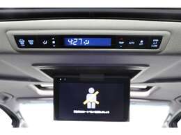 フリップダウンモニター付き！2列目、3列目の人も快適！