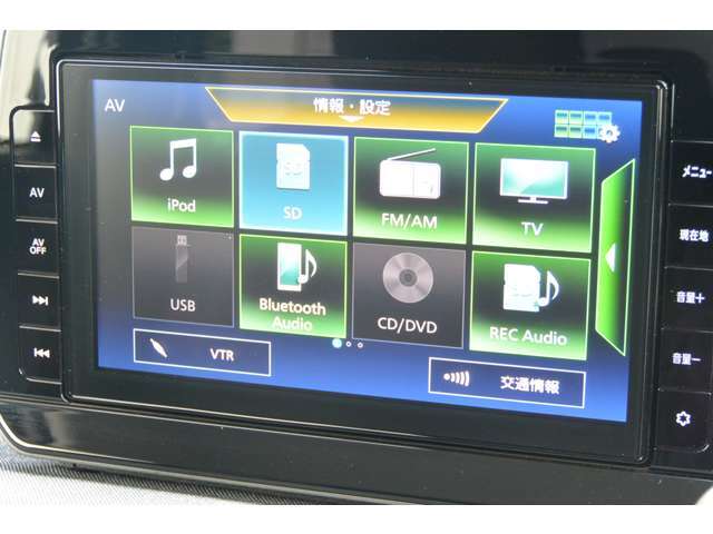 フルセグテレビ・ミュージックプレーヤー接続・CD・DVD・CD録音が可能です。