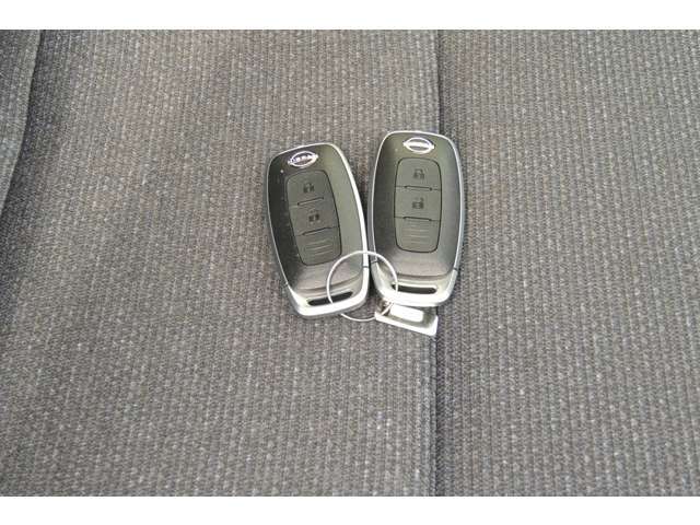 インテリジェントキー（鍵の開け閉めも、エンジンの始動や停止もキーを出さずに身に着けているだけでできるからとても便利。）