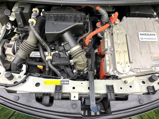 親切・丁寧な専門メカニックスタッフが応対！・車検・点検整備・事故等の修理などアフターサービスも安心。お車のカスタマイズもネクステージのサービススタッフまでご相談ください！