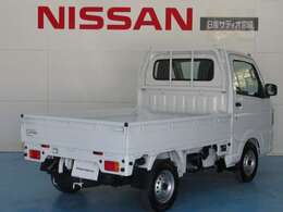日産クリッパートラック！　エアコン付き　沢山の荷物を積んで力強く走るマニュアル4WD車です。