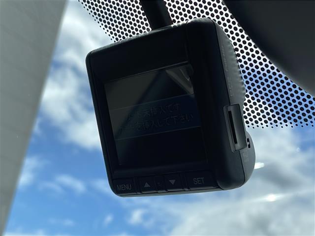 【　ドライブレコーダー　】運転中の記録を残します！事故などを起こした起こされた時の証拠を残します！