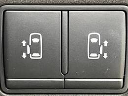 【両側パワースライドドア】スマートキーや運転席のスイッチで後席両側スライドドアの開閉が可能♪電動だから力を入れてドアを開ける必要が無く、小さなお子様でも簡単に開け閉めでき快適です♪