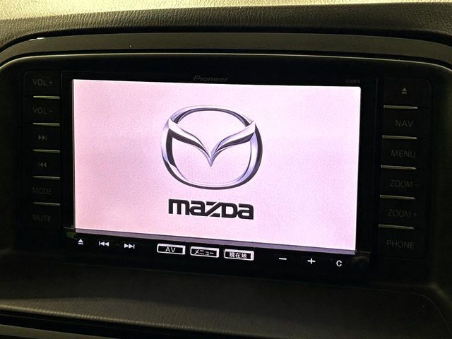 【純正ナビ】人気の純正ナビを装備。オーディオ機能も充実しており、Bluetooth接続すればお持ちのスマホやMP3プレイヤーの音楽を再生可能！毎日の運転がさらに楽しくなります！！