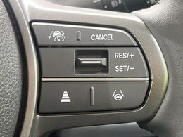 【アダプティブクルーズコントロール】高速道路での長距離走行が楽に！！自動で速度を保つクルーズコントロールが、衝突軽減システムと連携し、前方の車両を感知して車間を保つように速度調節してくれます！！