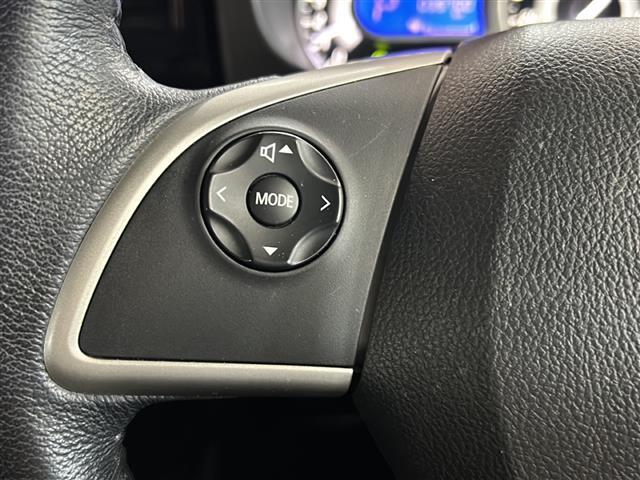 気になる車はすぐにお問い合わせください！画面右側の0066から始まる無料ダイヤルからお問い合わせ下さい！専門スタッフがお車のご質問にお答えいたします！