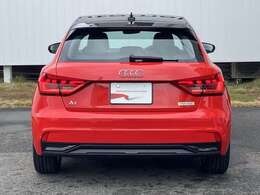 2023年モデル　16AW　バーチャルコックピット　リヤビューカメラ　LEDヘッドライト　アダプティブクルコン　サイド＆レーンアシスト　シートヒーター　スマートフォンインターフェイス　コーナーセンサー　TV