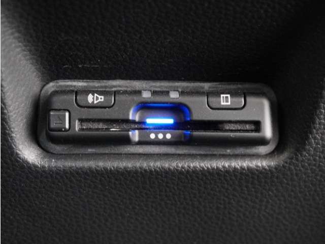 今や必需品の◆ETC車載器　装備車◆　有料道路を利用する際にスムースに通過でき、わずらわしい料金支払いから開放されます！