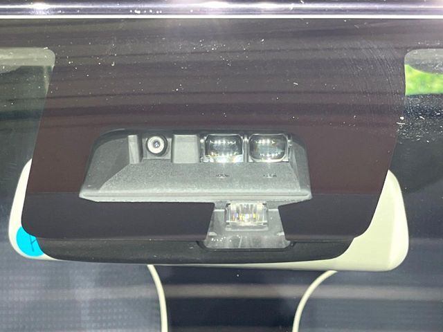 【スズキ　セーフティサポート】走行中に前方の車両等を認識し、衝突しそうな時は警報とブレーキで衝突回避と被害軽減をアシスト。より安全にドライブをお楽しみいただけます。