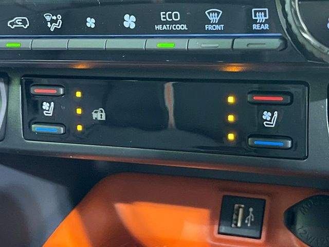 【シートベンチレーション】夏場は涼しい風でお尻や背中の熱やムレを防ぎ、冬はエアコンよりも早く温まってポカポカに！季節を問わず快適に過ごせます。