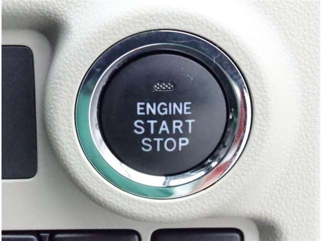 スマートエントリー＆プッシュスタートシステム、キーをバッグやポケットに入れたままドアのロック・アンロック、エンジンの始動が出来ます、一度使うと手放せませんね！！