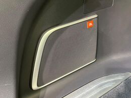 お好きな音楽を車内でお楽しみいただけます♪スピーカー交換・ウーハー追加などの音質向上や、最新ナビ・後席モニター等の取り付けも是非ご相談ください！