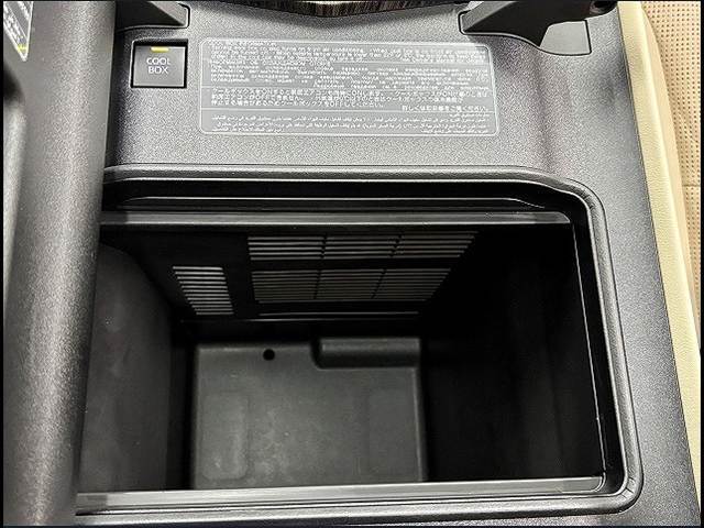 【クールボックス】車内でドリンクを冷やすことが出来ます！