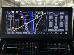 純正12.3インチナビ装備！！フルセグTVやBluetoothなど様々なメディアを搭載！！