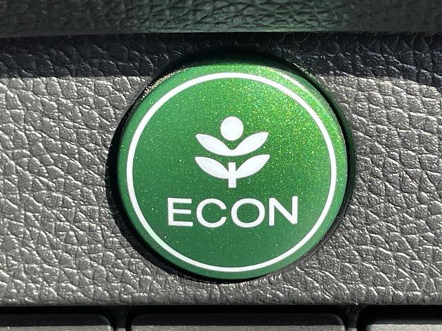 【ECON】ECOモード♪運転の仕方によるロスを抑え込み燃費を良くするように働く機能になります！