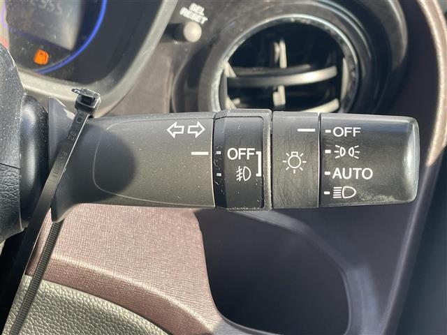 【オートライト】付け忘れや消し忘れを防ぐことができます。高速道路などのトンネル走行中等にも役立ちます♪