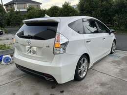 納車前に内装・外装を綺麗に磨きます。